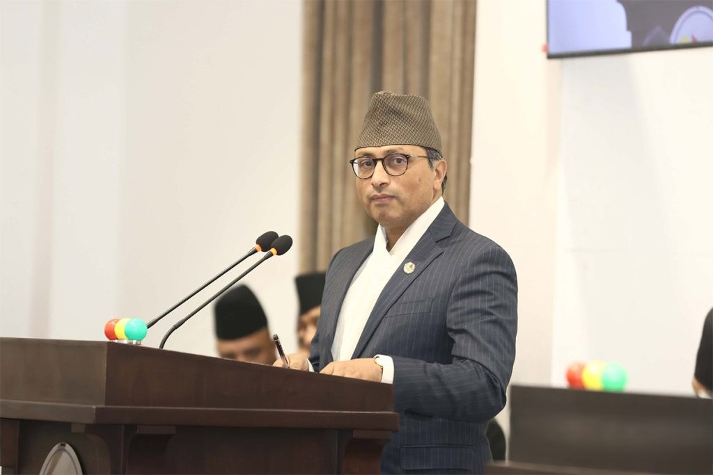 ३ पूर्वसभामुखको नाम लिएर स्वर्णिमले भने- डिपी अर्यालले संसद‍्‍मा नयाँ मानक स्थापित गर्नेछन्