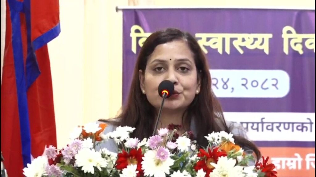प्रधानमन्त्रीले गराए स्वास्थ्यमन्त्रीलाई सचेत